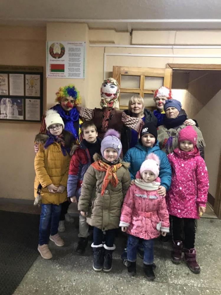 Гуляй, народ! Масленіца каля брамы! Гуляй, народ! Масленіца каля брамы!